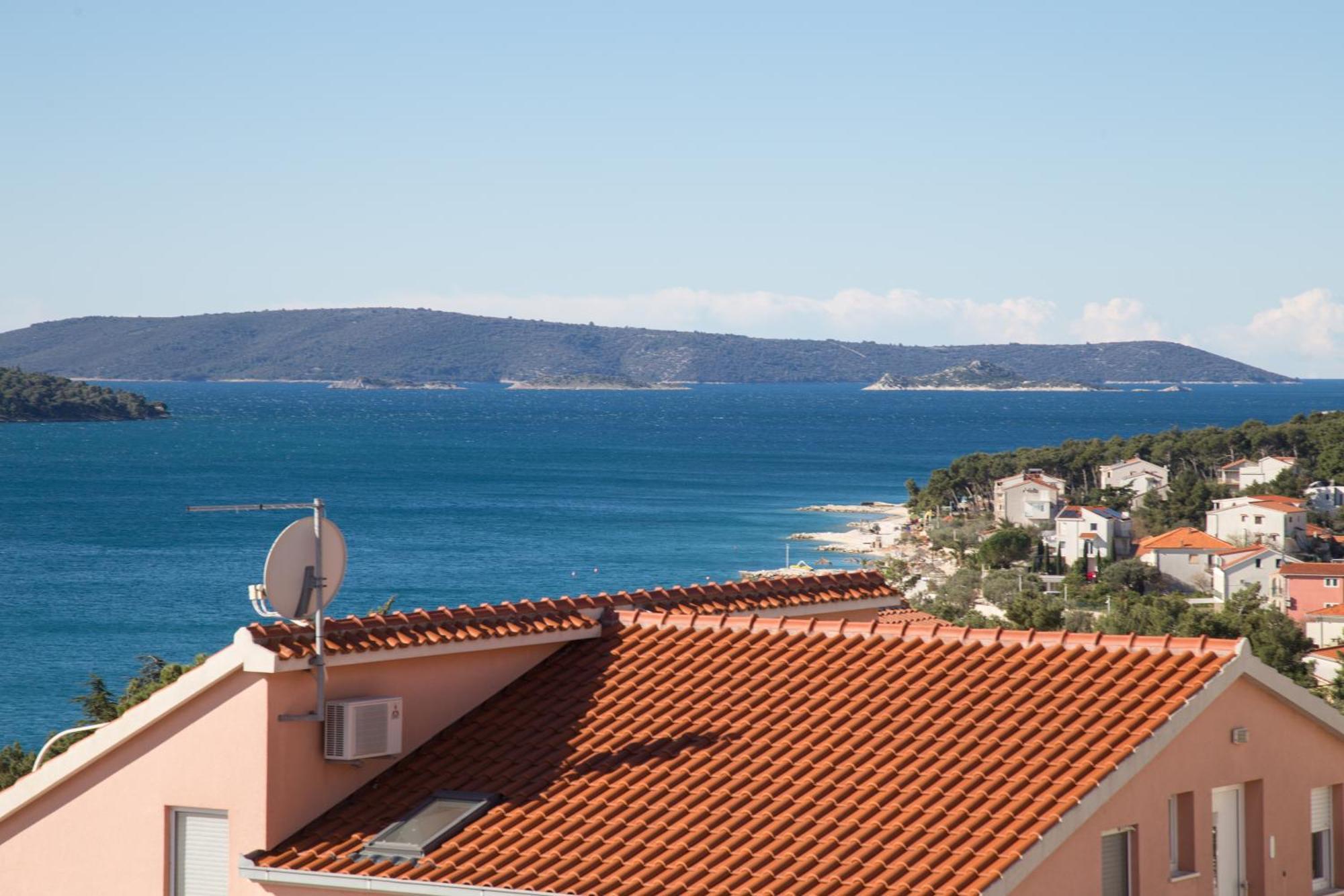 Apartments Ana Trogir Exterior photo